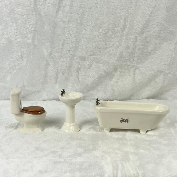 Miniature Porcelain Dollhouse Bathroom Set Sink Toilet Tub Floral 1:12 Scale - Picture 5 of 13